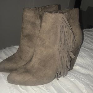Once worn Madden Girl tan suede fridge booties.